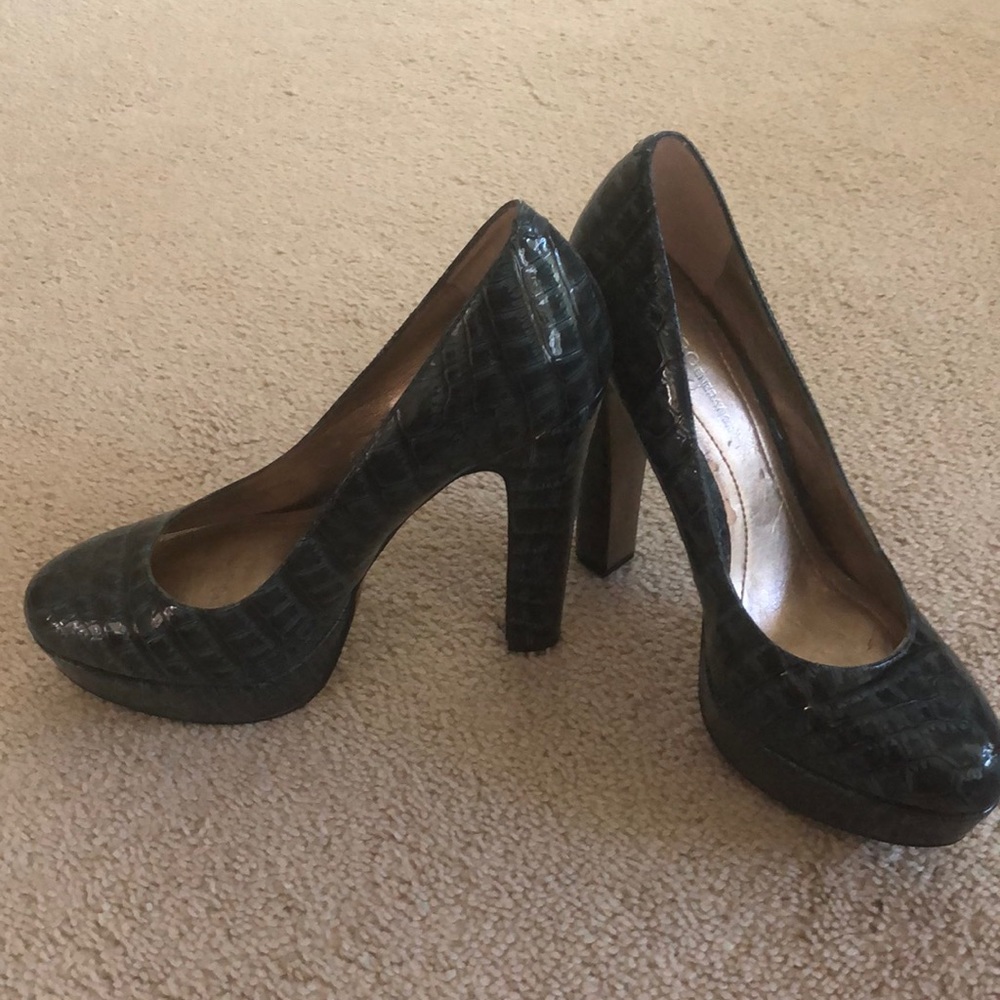 Sexy teal BCBG heels!